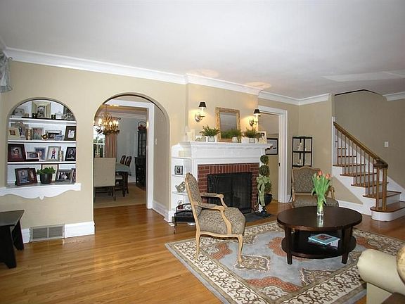 4th image of 4231 Garden Ave