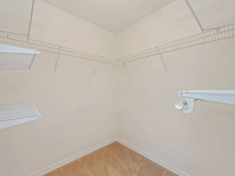 9750 Parker Lake Cir — Photo 22