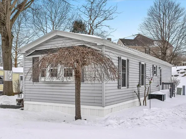 137 Meadow Valley Rd Trailer 52, Ephrata, PA 17522