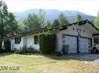 10322 Ski Hill Dr, Leavenworth, WA 98826