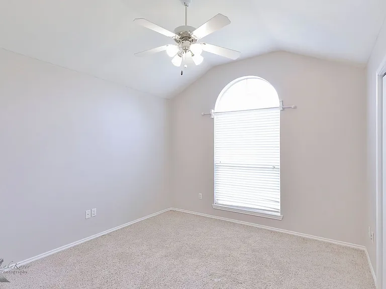 7825 Thompson Pkwy — Photo 13