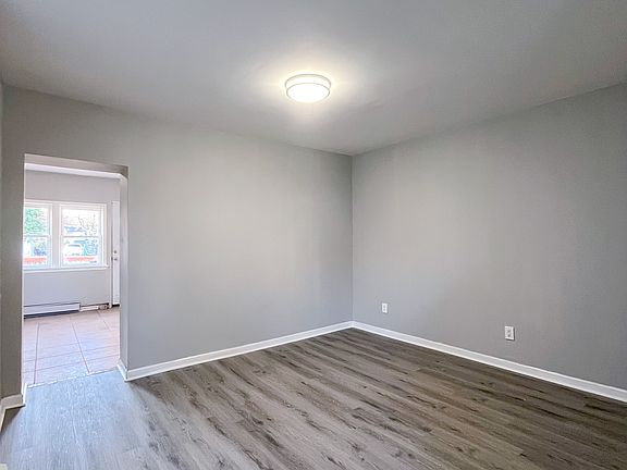 4th image of 215 N 9th St