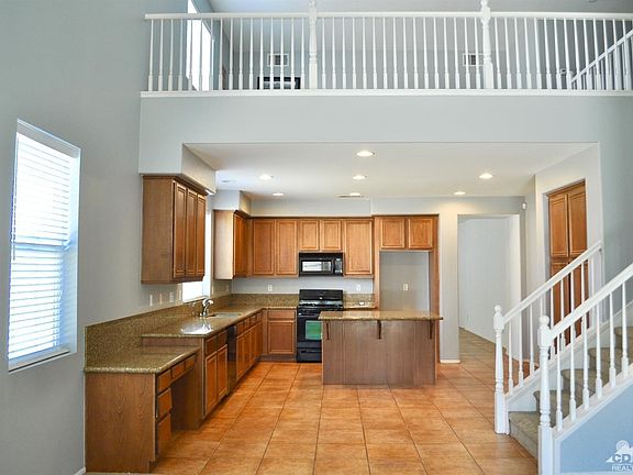 4th image of 37597 Waveney St