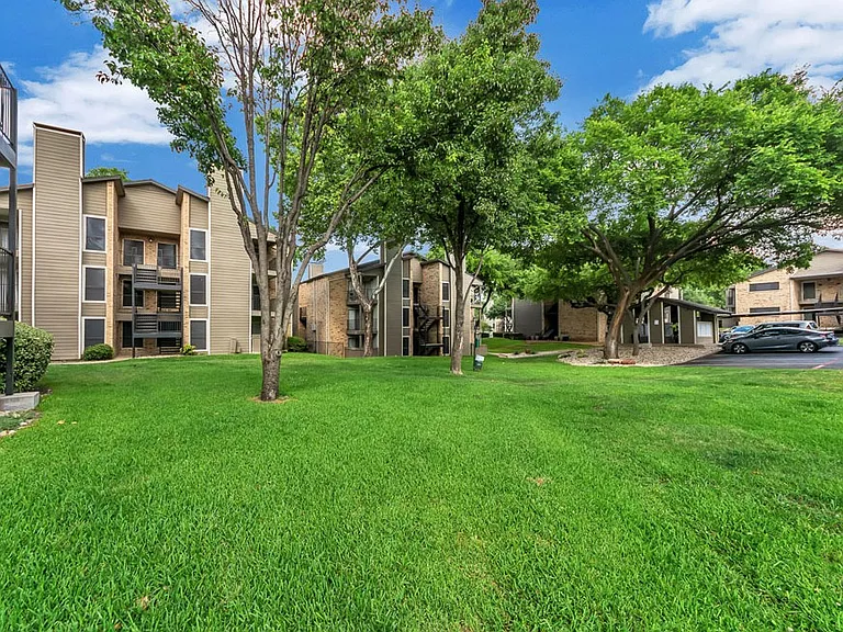Beautifully landscaped green spaces throughout River Park
