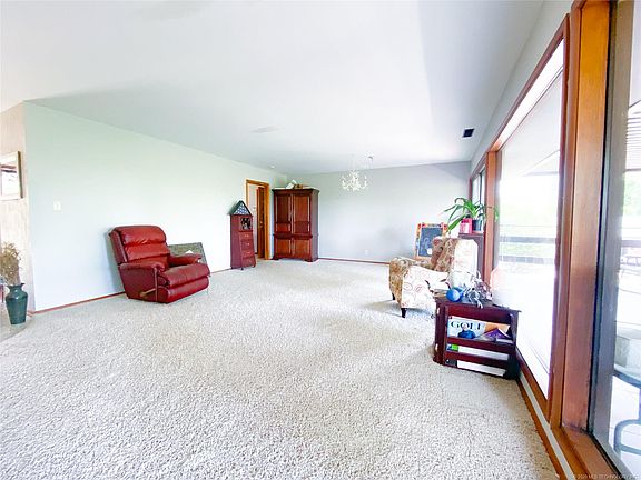 3rd image of 1200 Crestwood Dr