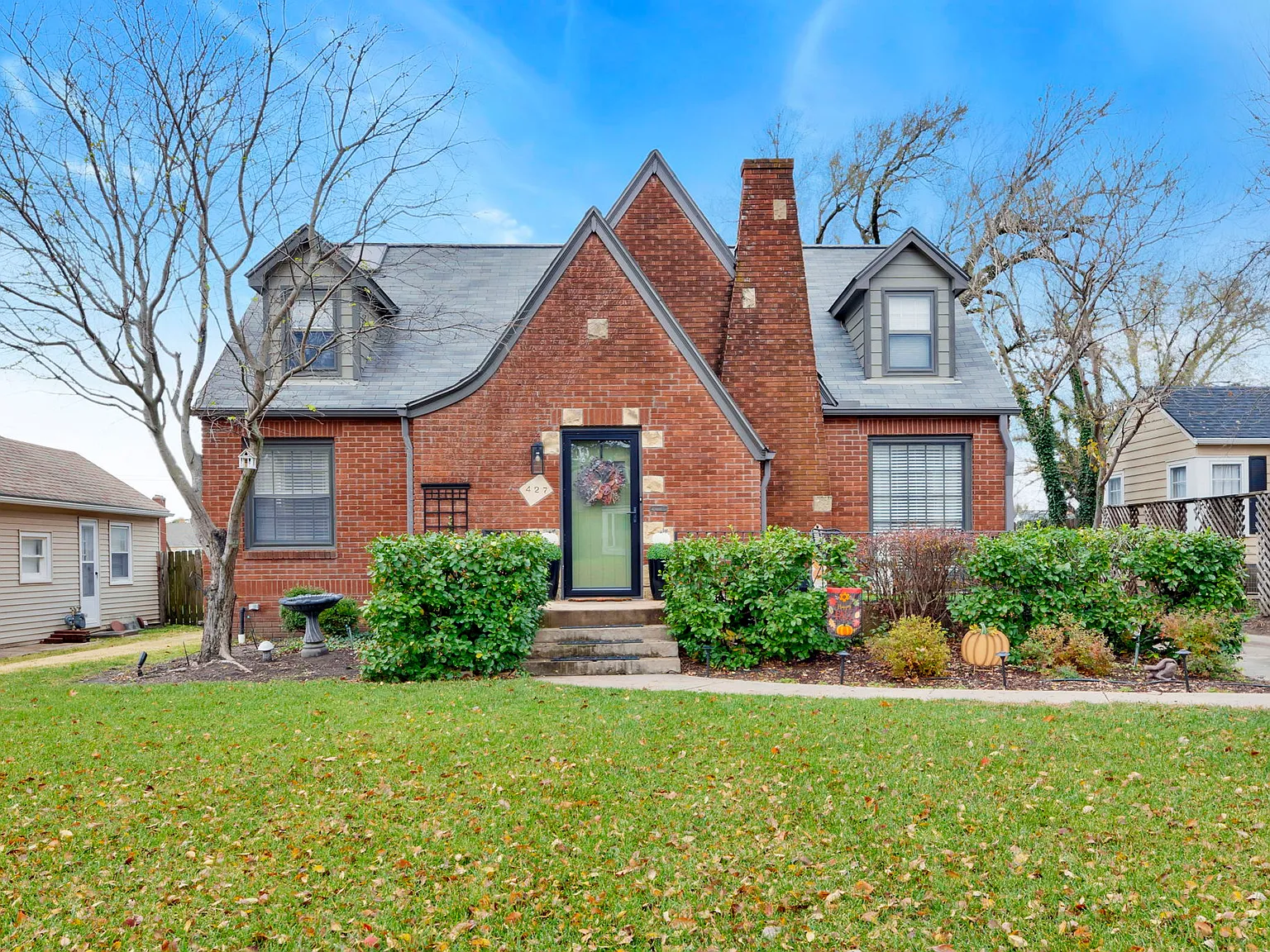 427 N Battin Ave — Photo 2