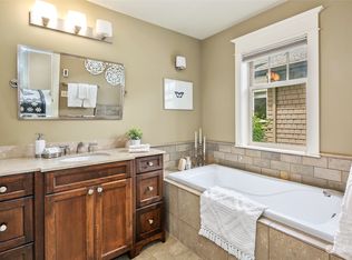 528 Malden Ave E #B, Seattle, WA 98112