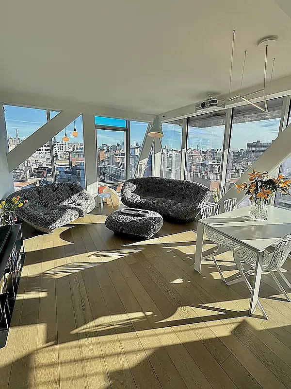 100 Norfolk Street — Photo 2
