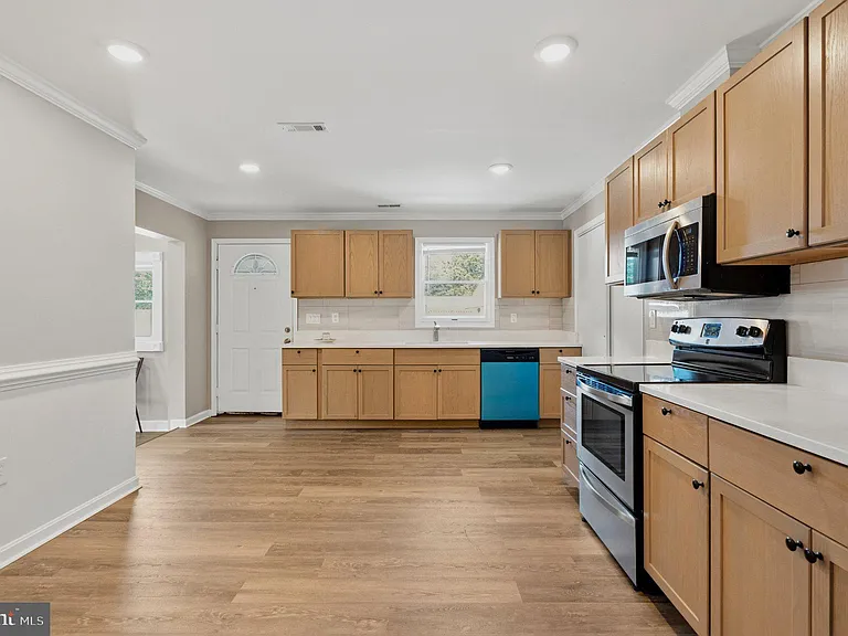 8304 Dangerfield Pl — Photo 19