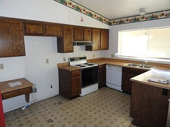 3rd image of 10801 W Sells Dr