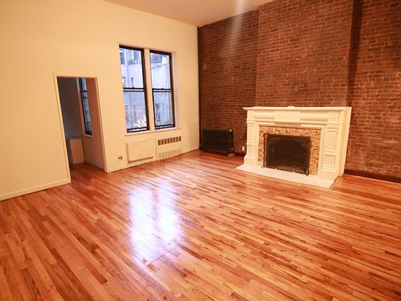 2nd image of 115 W 77th St APT 2R