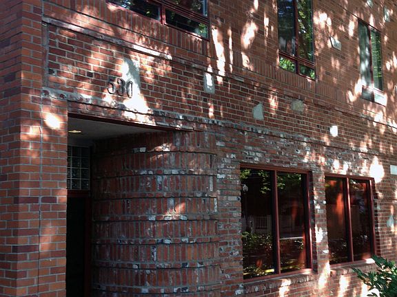 5th image of 530 9th St APT 1