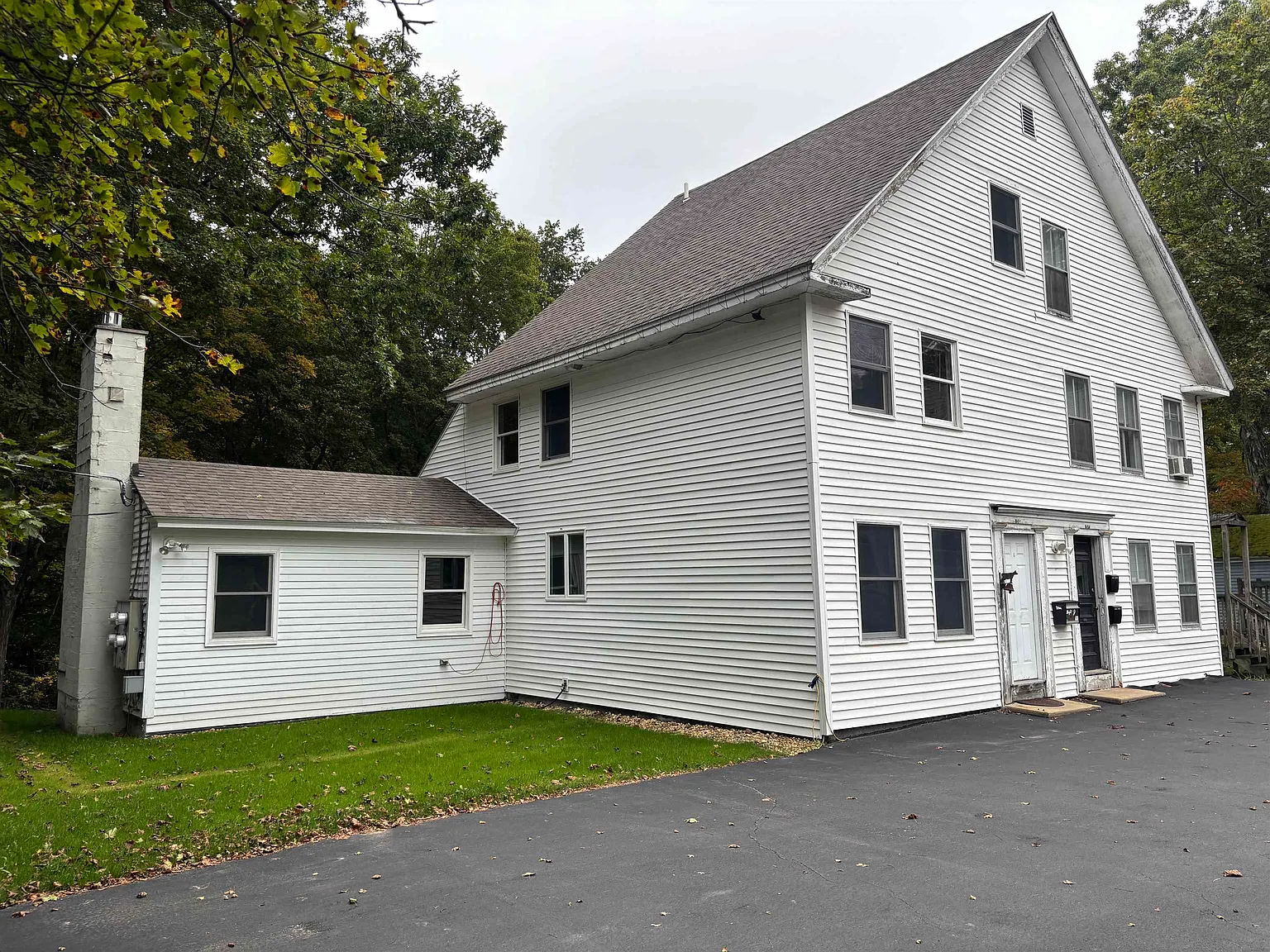 3 bed, 2.0 bath, 1750 sqft, $2,500 — Photo 1