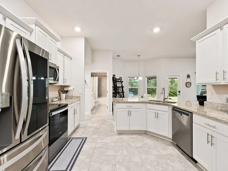 8324 Amalfi Cir — Photo 25