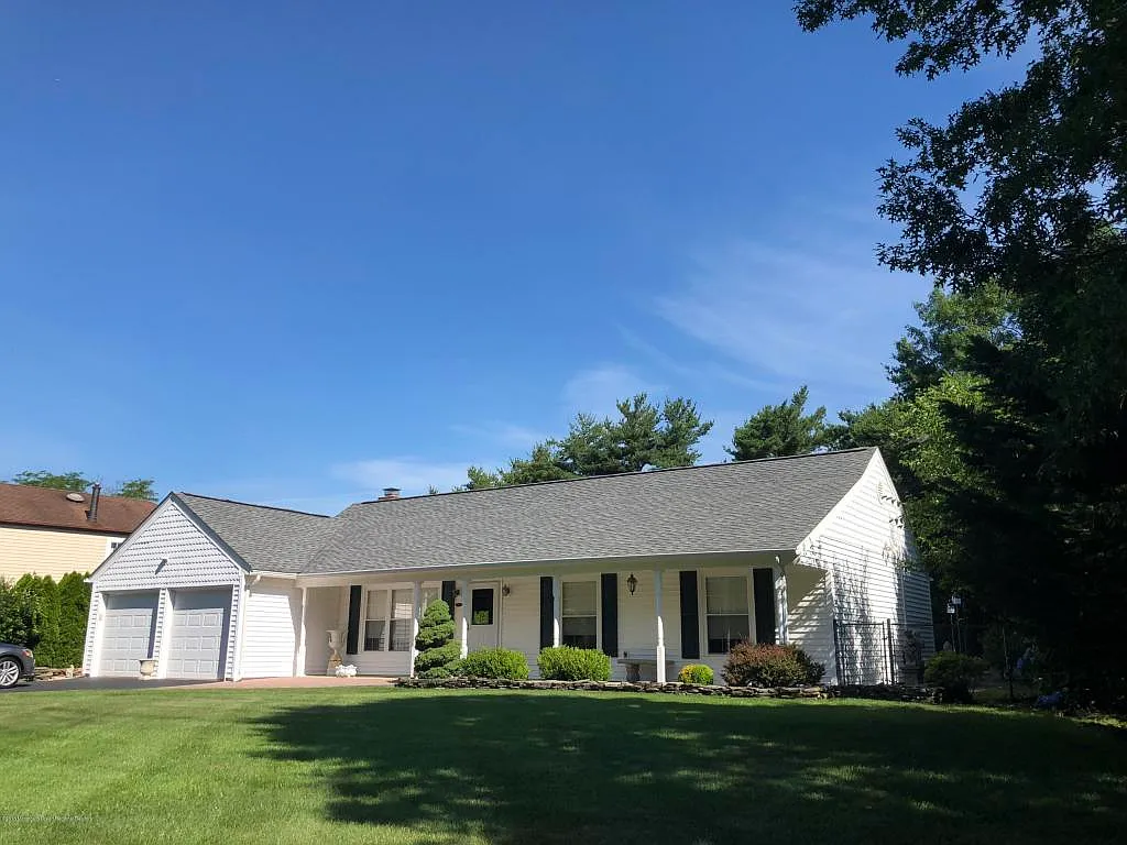 984 Yellowbank Rd photo 1