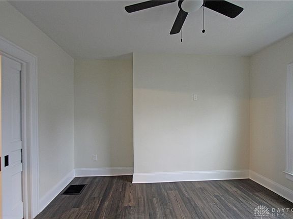 5th image of 521 Ann St