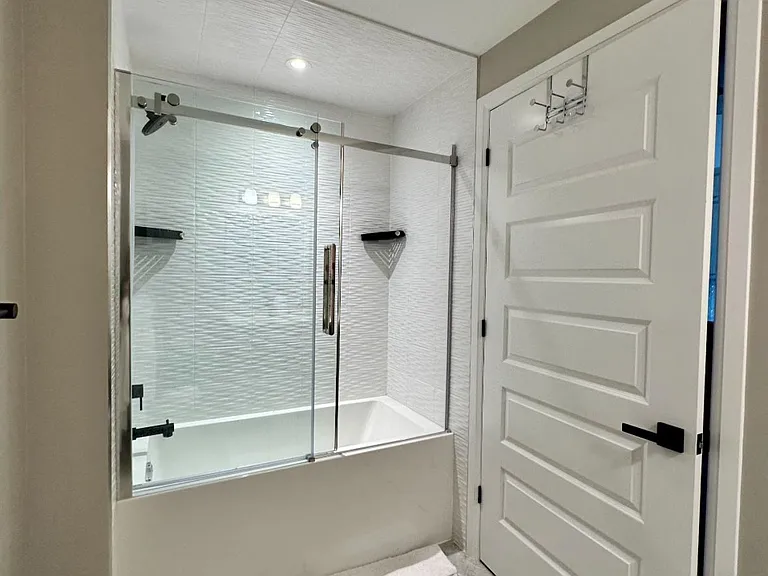 95 Dundas St W #113 — Photo 10