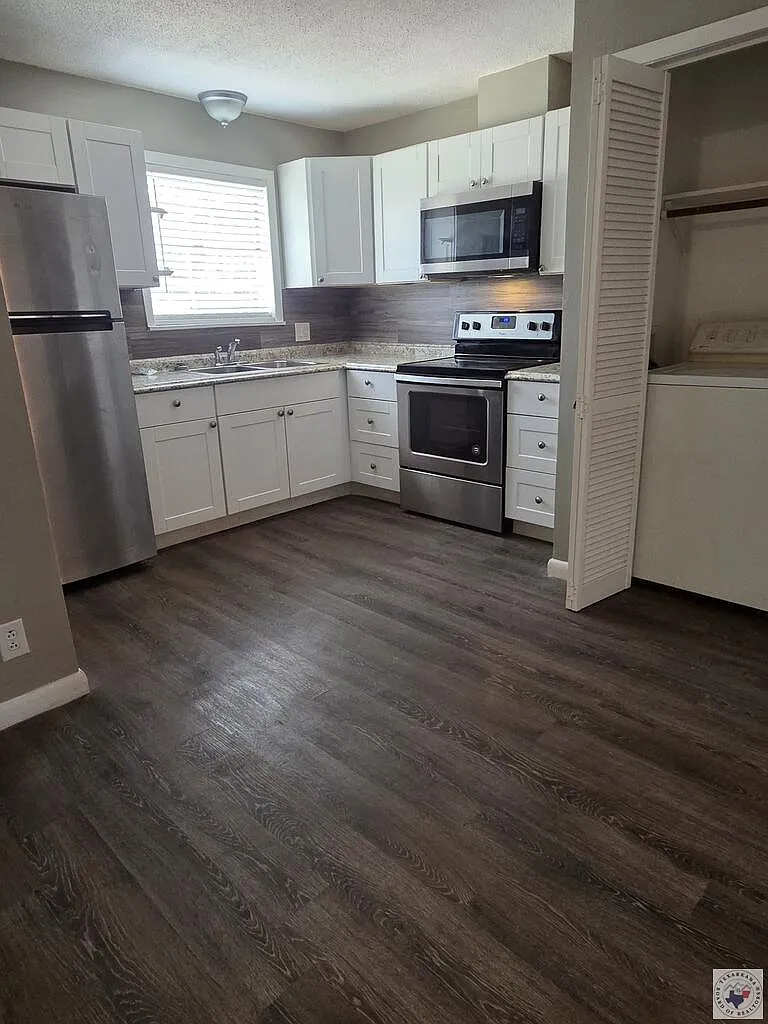 3001 Jefferson Avenue B - 1 — Photo 2