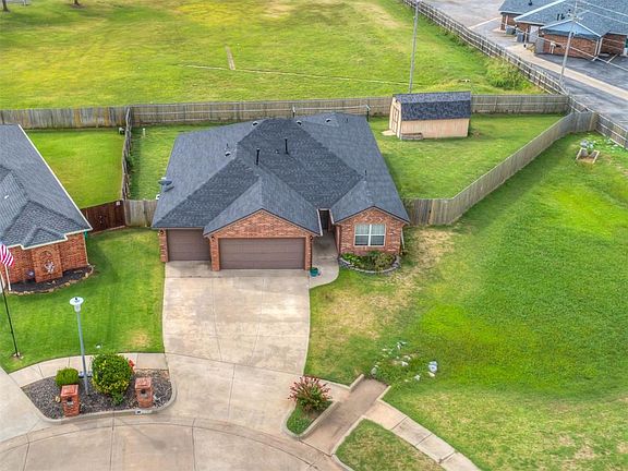 2nd image of 4000 Grace Cir