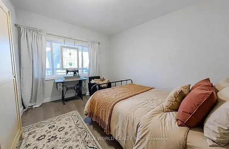10 Dixon Ave #1A — Photo 3