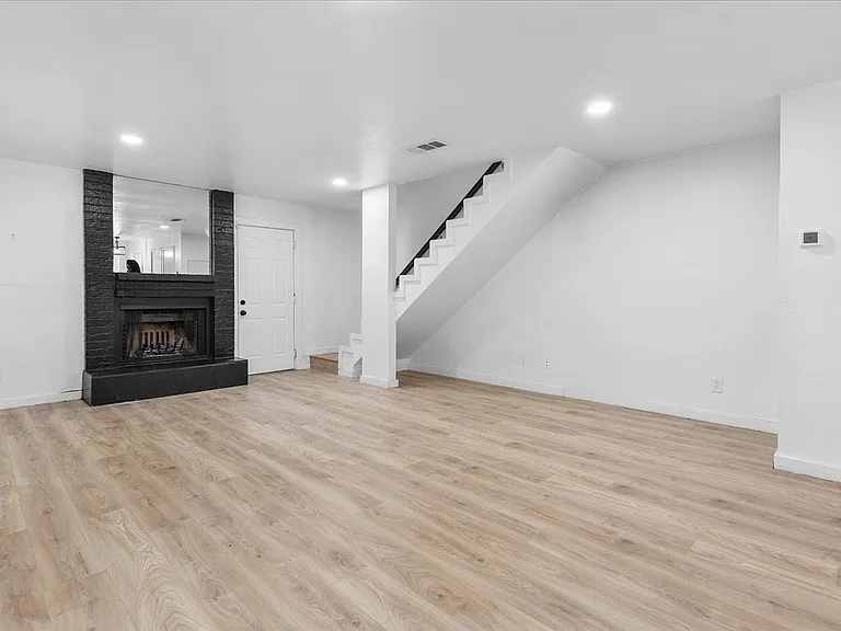 5505 Live Oak St #16 — Photo 5