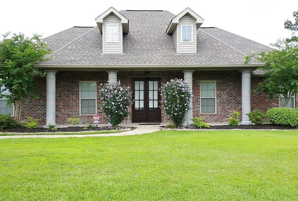 1st image of 1704 N Woodland Forest Dr