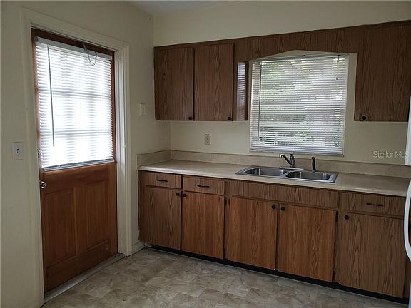 5th image of 3144 Meadow Lake Ave #B