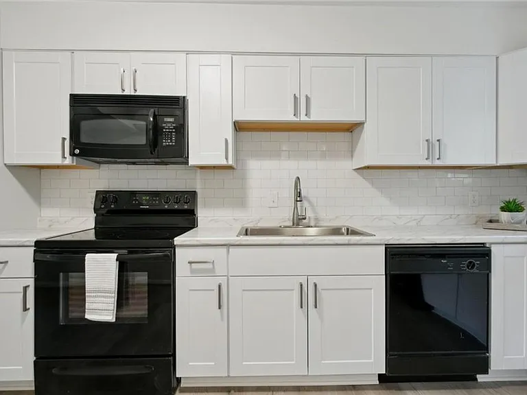 6442 Duquesne Pl — Photo 4