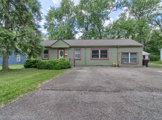 30455 Everett St, Southfield, MI 48076
