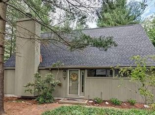 9 Edgewood Cir, Avon, CT 06001