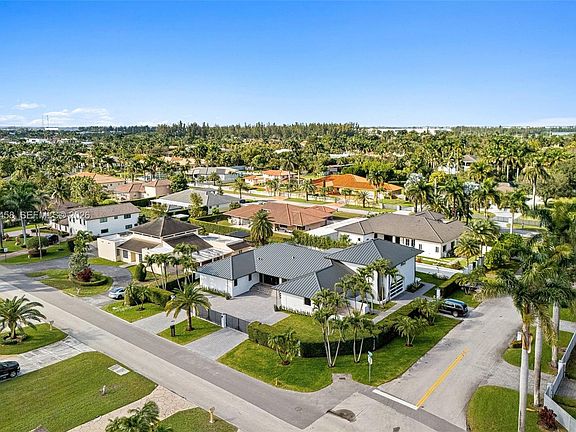 3rd image of 9901 NW 130th St