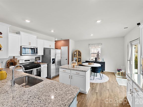 5th image of 159 Calvin Creek Dr