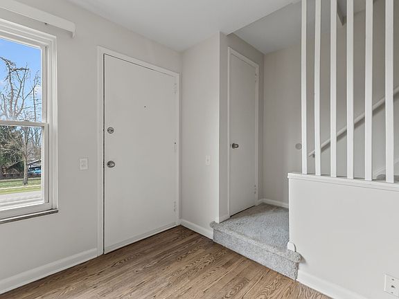 4th image of 1037 Putney Dr #1053