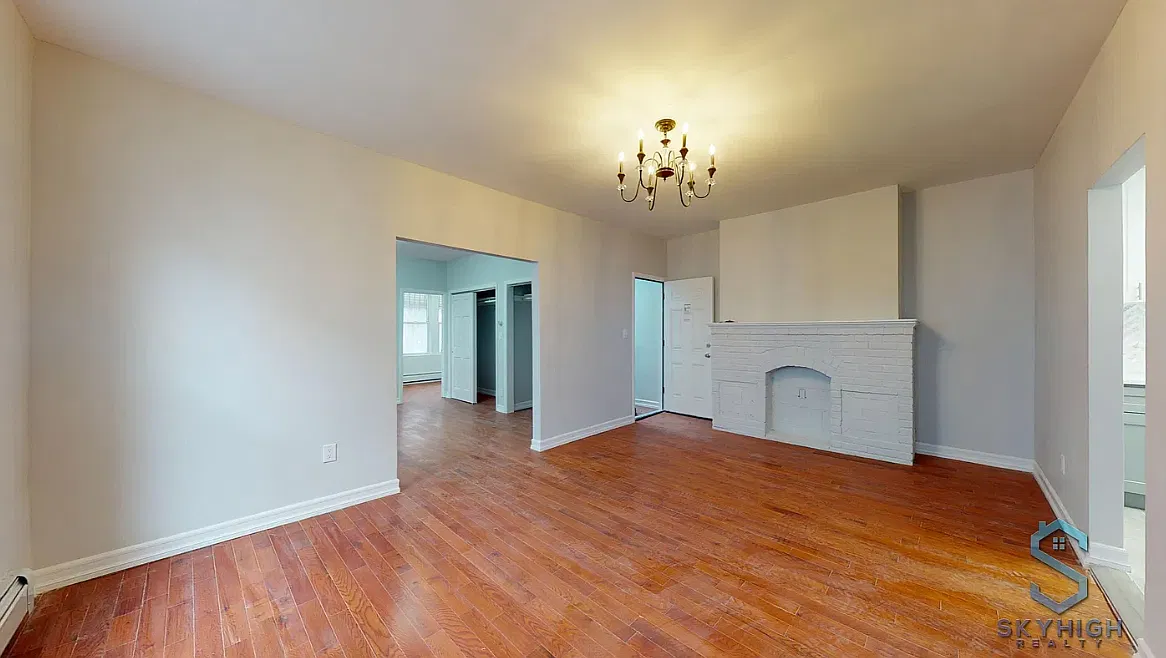 715 Commonwealth Avenue — Photo 2