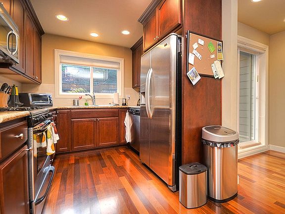 3rd image of 102 W Florentia St APT A