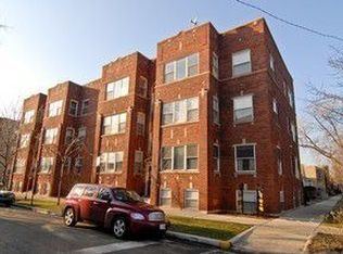 3104 W Belle Plaine Ave, Chicago, IL 60618
