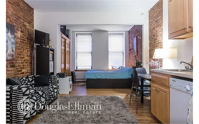 Rented by Douglas Elliman | media 10