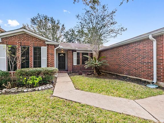3rd image of 326 Savannah Moss Dr
