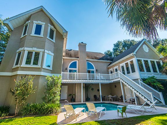 5th image of 28 Beachwood W