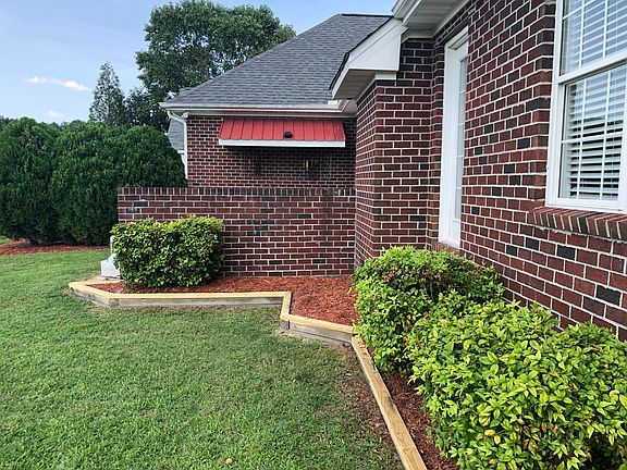 2nd image of 104 W Brebati Dr
