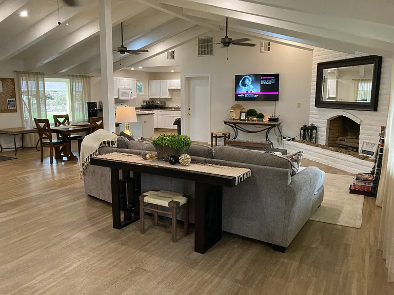 Lassen Villa Apartments — Photo 19