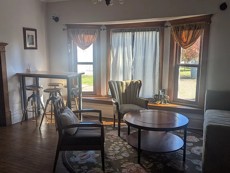 170 E Main St — Photo 14