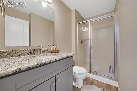 970 Grissom Dr — Photo 12