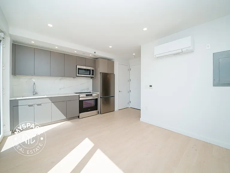 1499 Bedford Ave #9G — Photo 3
