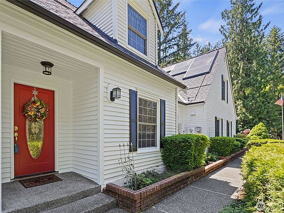 3rd image of 21609 NE 4th Street