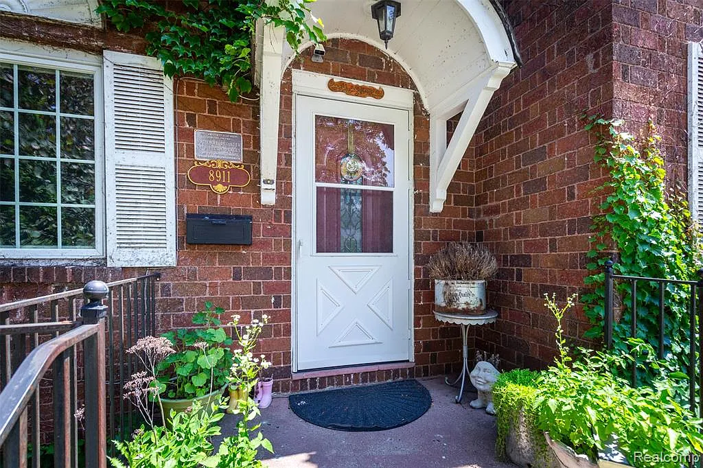 3 bed, 2.0 bath, 2082 sqft, $2,000 — Photo 4
