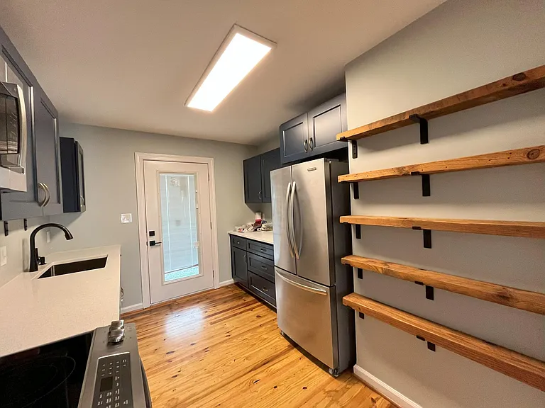 103 E Club Blvd — Photo 3
