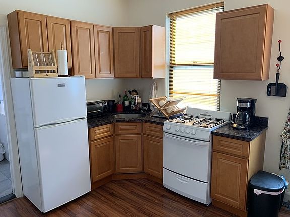 3rd image of 2317 29th St APT 2