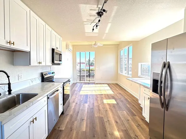 Liberty Row, 3046 Nimitz Blvd #9, San Diego, CA 92106