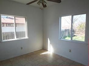 4th image of 949 Sonoma Ave